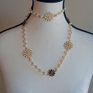 Necklace Adjustable Perle Flower NWT